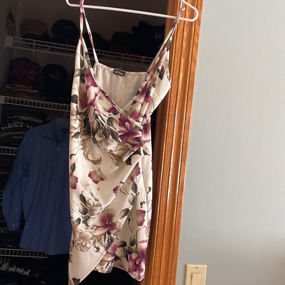 Fashion Magazine sundress size small.  Beautiful silky fabric